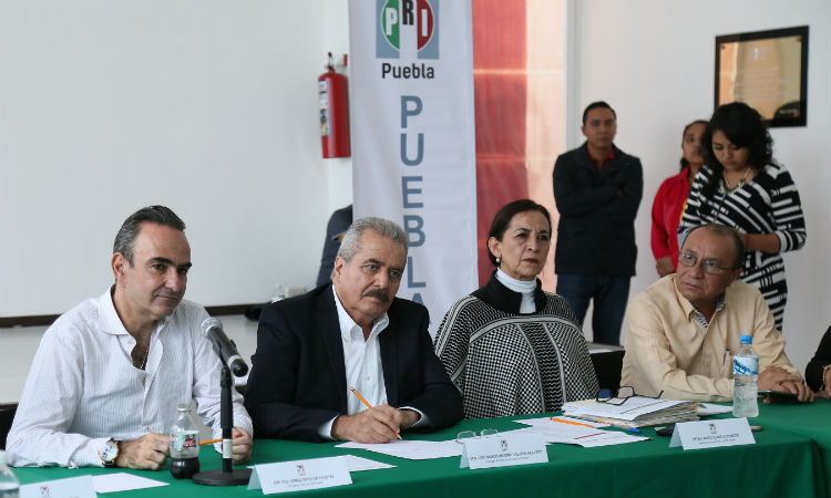 Reciben Priistas poblanos a José Olvera, nuevo delegado del CEN