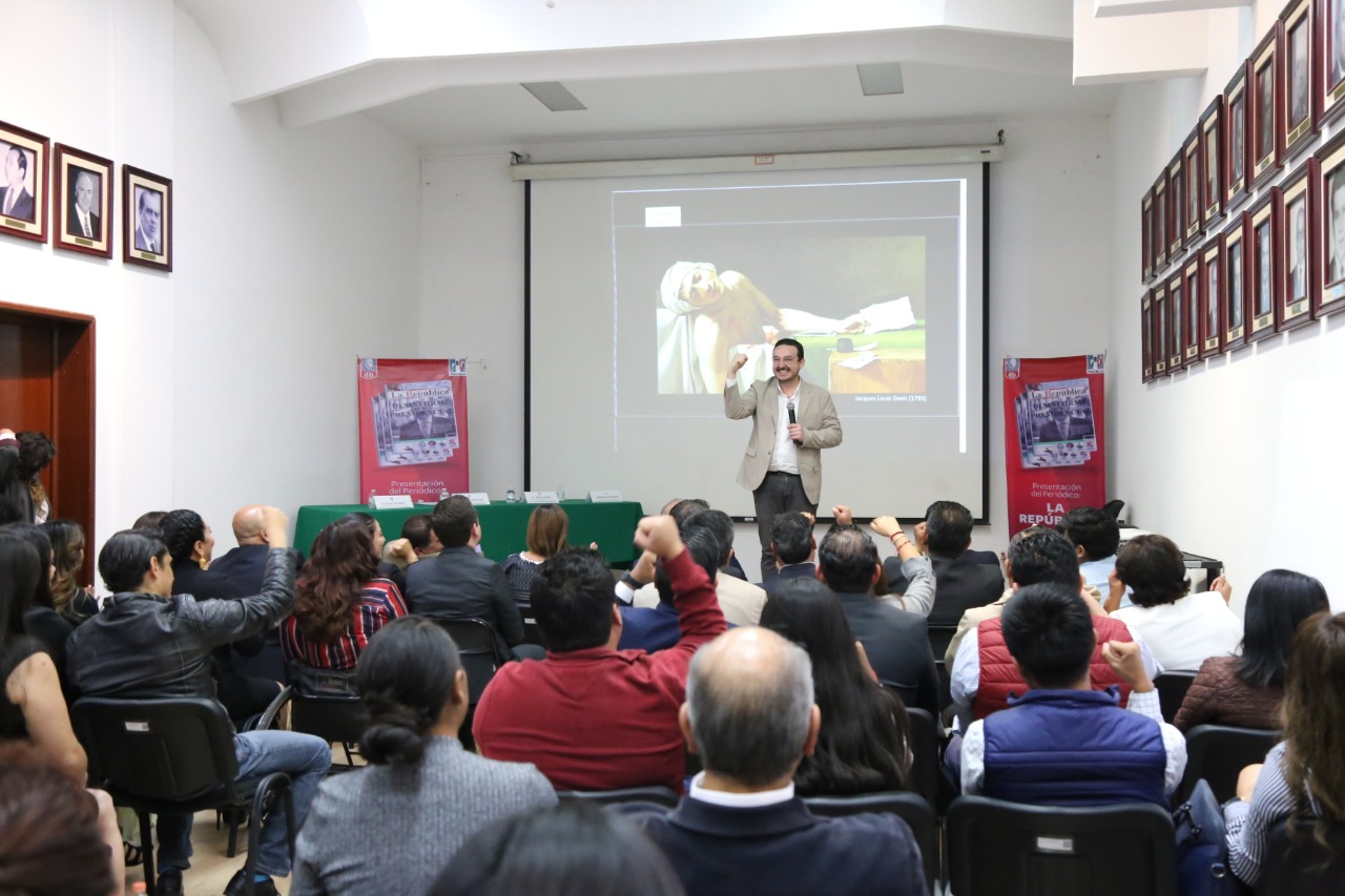 PRESENTAN “LA REPÚBLICA”, PERIÓDICO DEL PRI