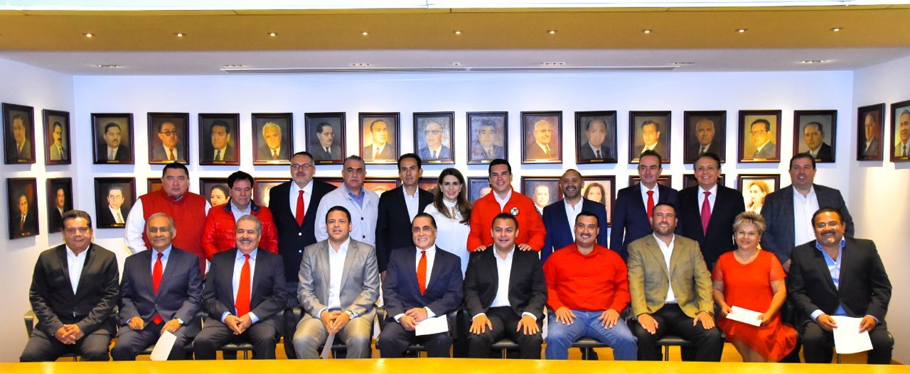 EL PRESIDENTE DEL PRI, ALEJANDRO MORENO, TOMÓ PROTESTA A LOS NUEVOS DELEGADOS DEL CEN EN LOS ESTADOS