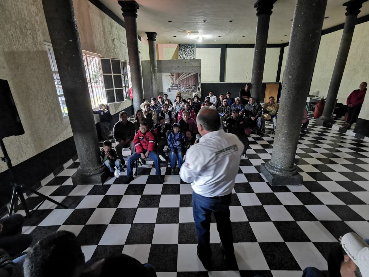 VISITA LORENZO RIVERA A PRIISTAS DE ORIENTAL Y EL SECO