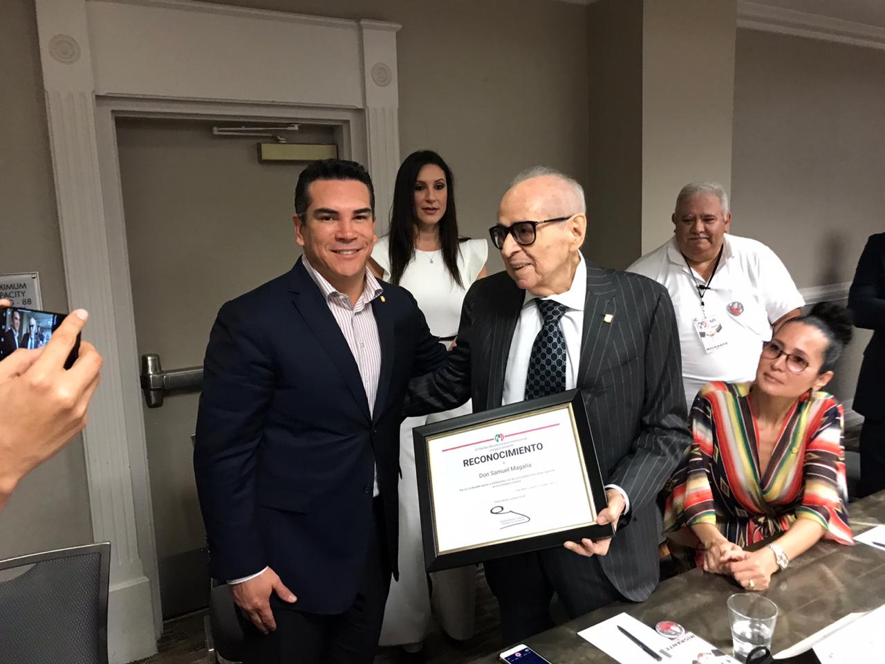BUSCA ALEJANDRO MORENO ACERCAMIENTO CON MEXICANOS EN GIRA POR LOS ESTADOS UNIDOS