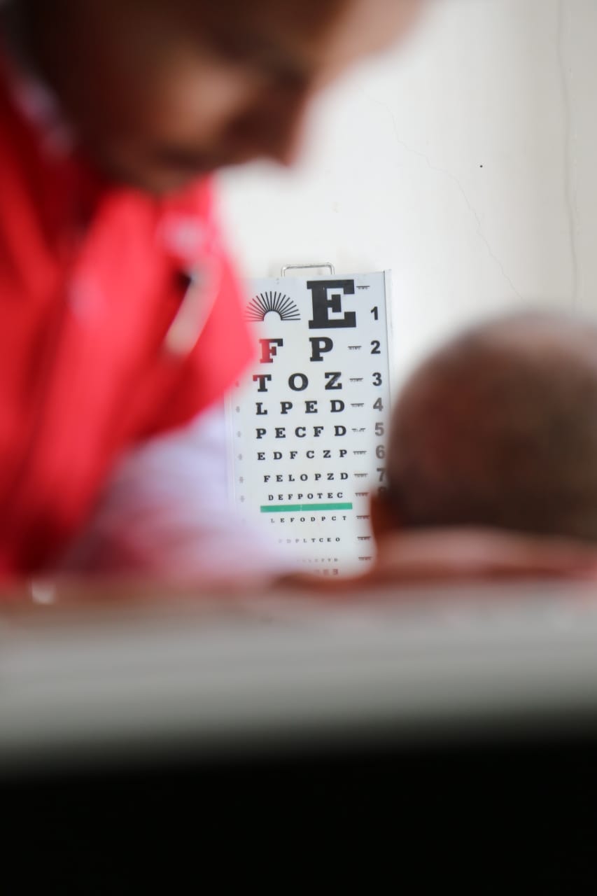 OFRECE PRI LENTES A BAJO COSTO