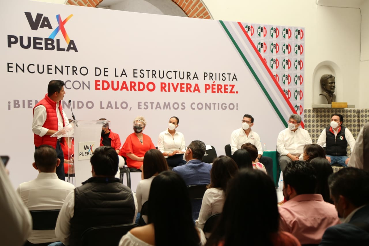 SE REÚNE EDUARDO RIVERA CON LA ESTRUCTURA PRIISTA
