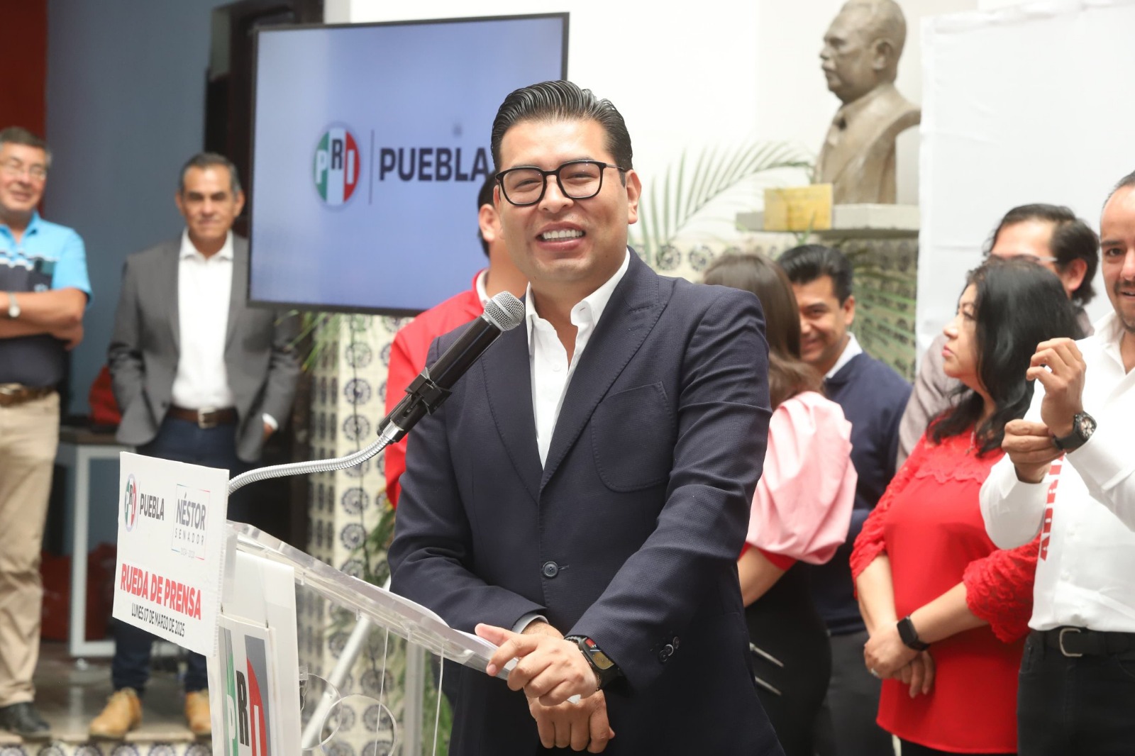 PRESENTA PRI INICIATIVA PARA TITULACIÓN GRATUITA DE ESTUDIANTES