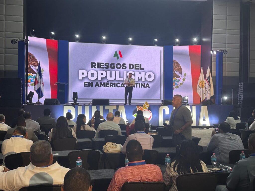 GOBIERNOS POPULISTAS PROMETEN MUCHO Y RESUELVEN POCO: ALEJANDRO MORENO