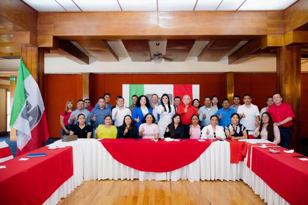 REFRENDAN SU MILITANCIA LOS PRESIDENTES MUNICIPALES DEL PRI