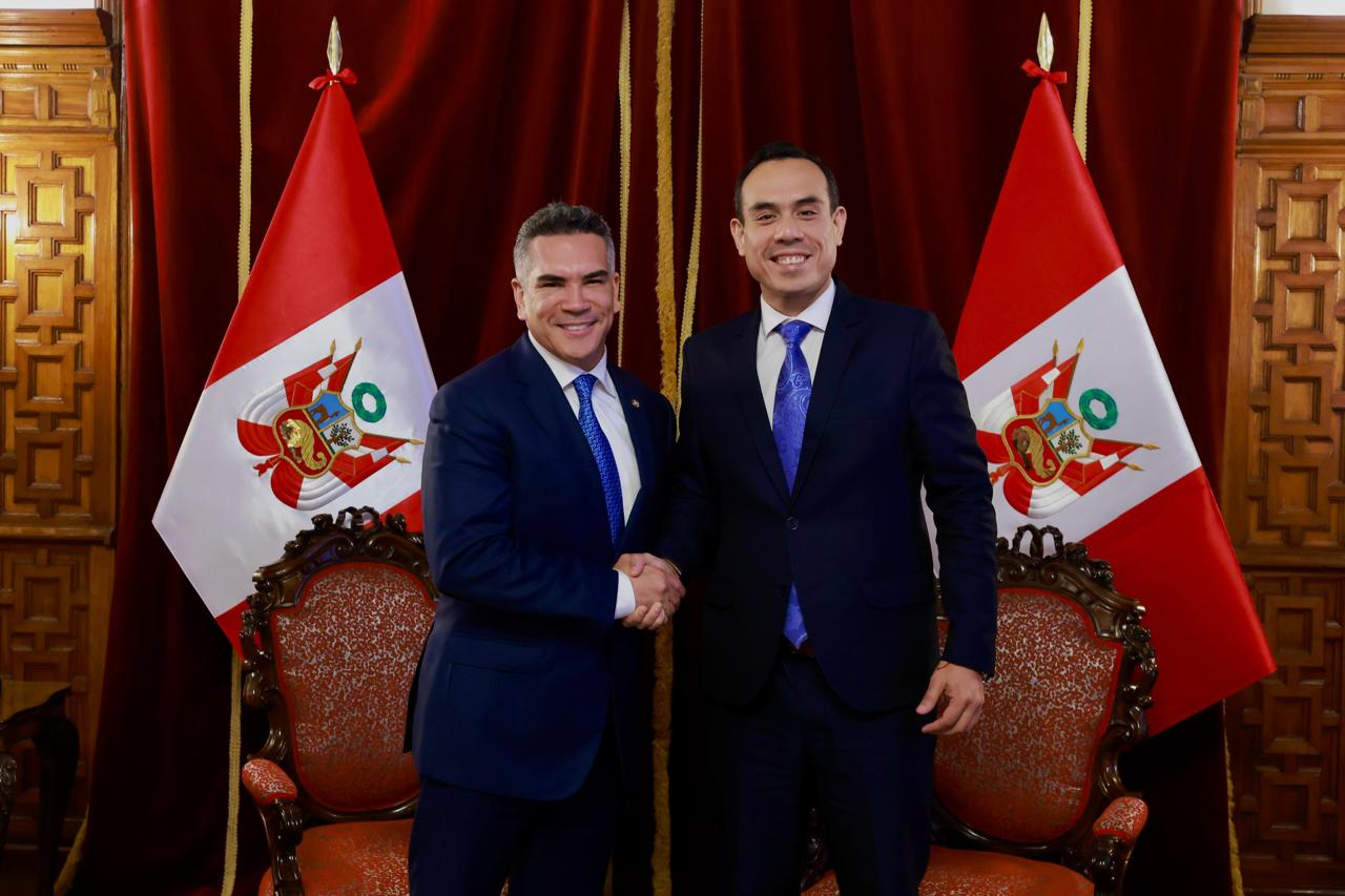 SE REÚNE ALEJANDRO MORENO CON EL PRESIDENTE DEL CONGRESO PERUANO, JOSÉ ENRIQUE JERÍ