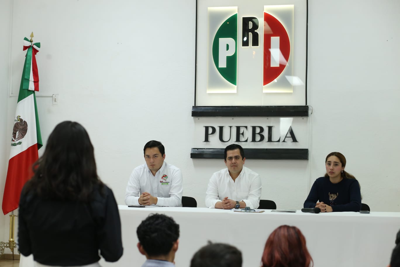LA JUVENTUD PUEDE APORTAR AL DESARROLLO DE PUEBLA: LORENZO RIVERA