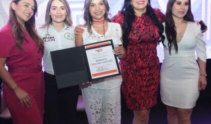 TOMA PROTESTA LA PRESIDENTA NACIONAL DEL ONMPRI, ARIANA REJÓN LARA, A LA DIRIGENTE ESTATAL DEL ORGANISMO POLÍTICO, BERENICE SÁNCHEZ SÁNCHEZ