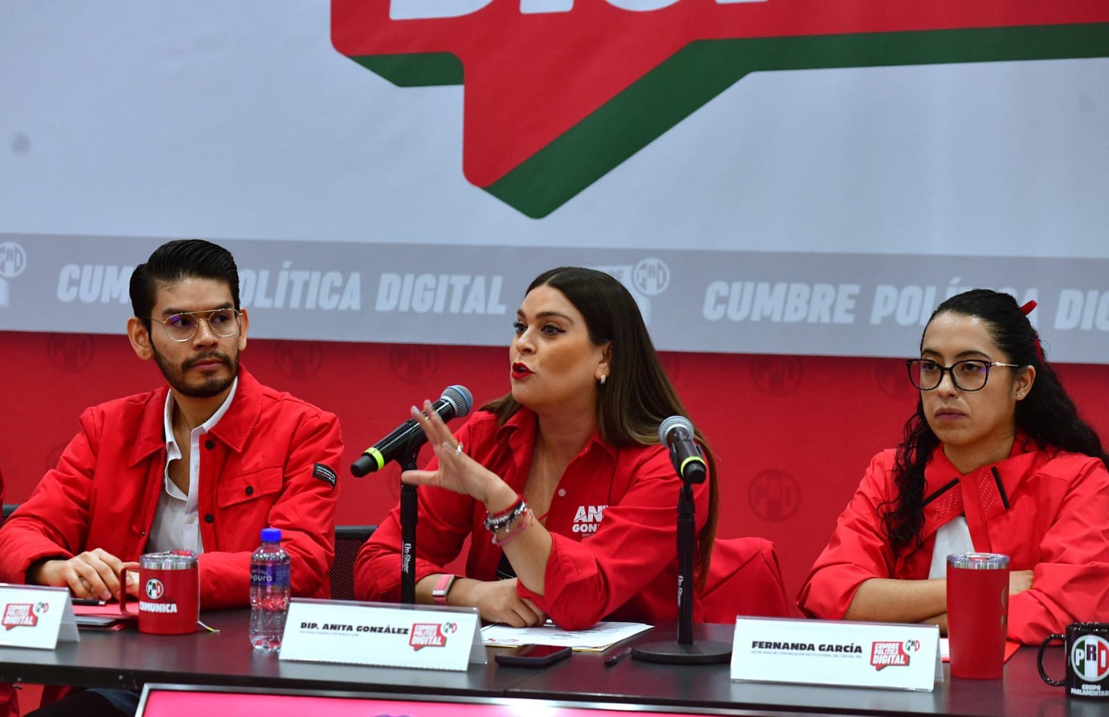 AFINA PRI ESTRATEGIAS DE COMUNICACIÓN EN CUMBRE POLÍTICA DIGITAL