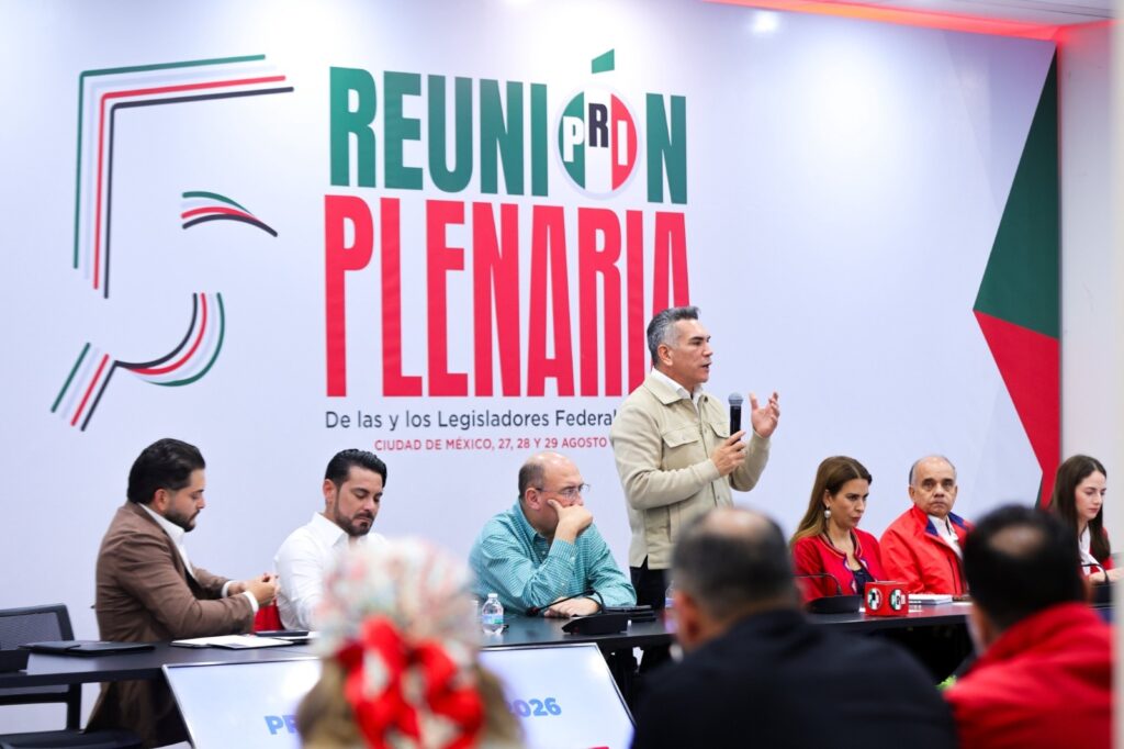 EN UNIDAD, LA OPOSICIÓN GANARÍA A MORENA 12 GUBERNATURAS EN 2027: ALEJANDRO MORENO
