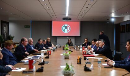 RECIBE EL PRI AL EXPRESIDENTE VICENTE FOX QUESADA Y REFRENDA SU COMPROMISO CON LA DEFENSA DE LA DEMOCRACIA